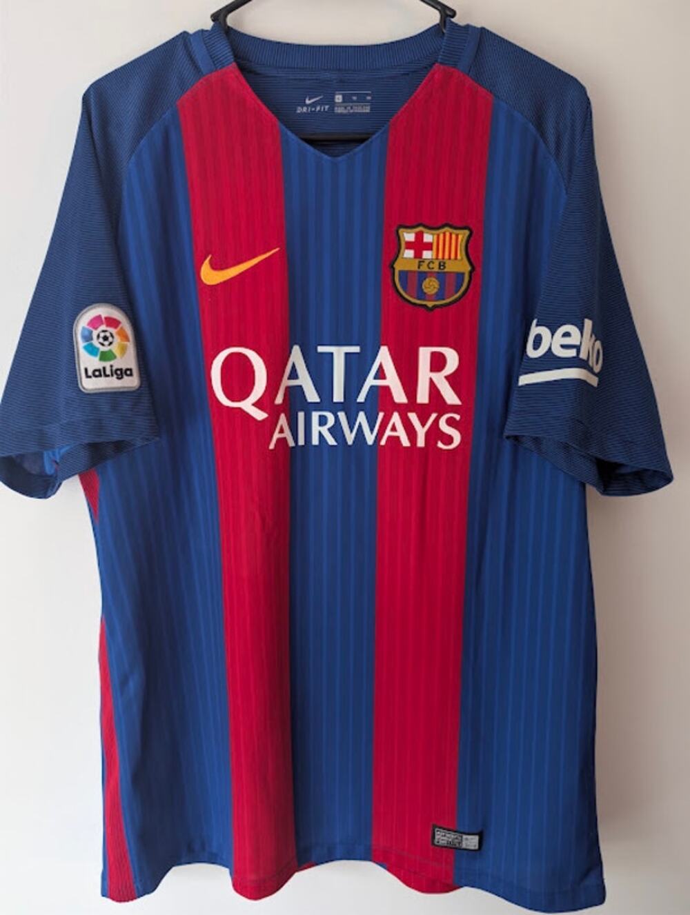 Barcelona Suarez La Liga Vintage Jersey XL